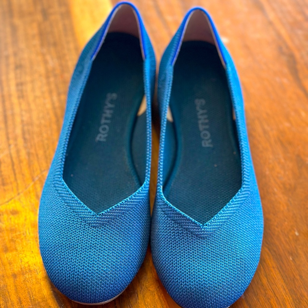 Ocean Blue Rothy’s.